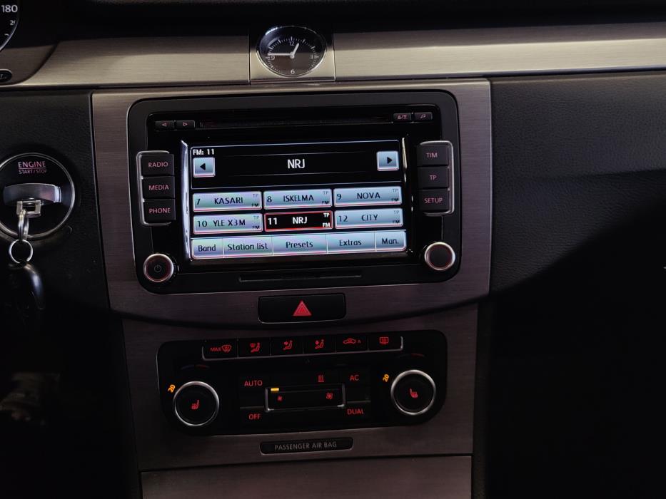 Volkswagen Passat 2011