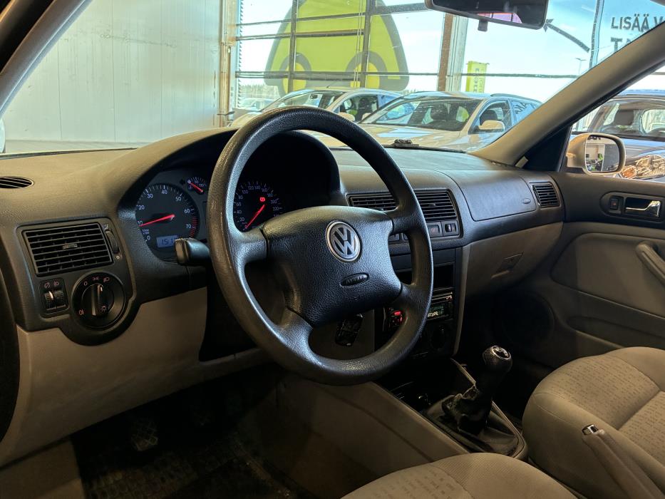 Volkswagen Golf 2003