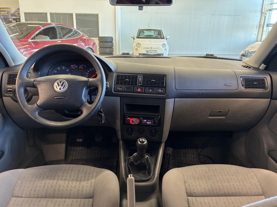 Volkswagen Golf 2003