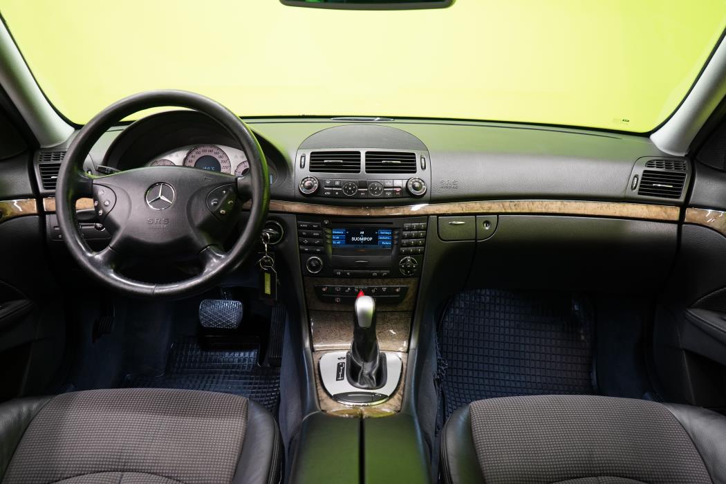 Mercedes-Benz E 2006