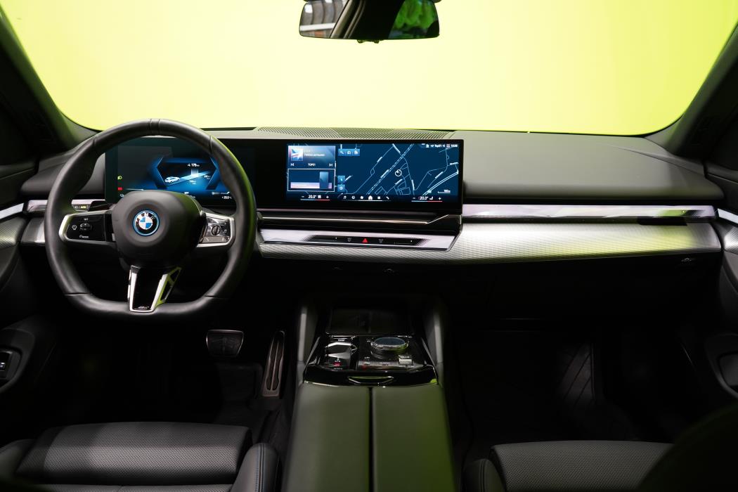 BMW i5 2025