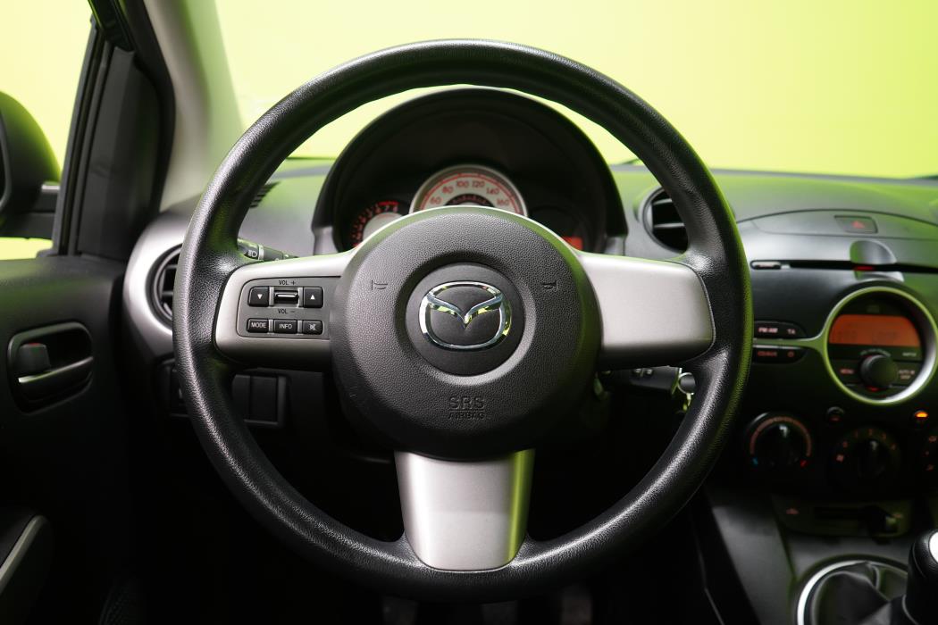 Mazda 2 2011