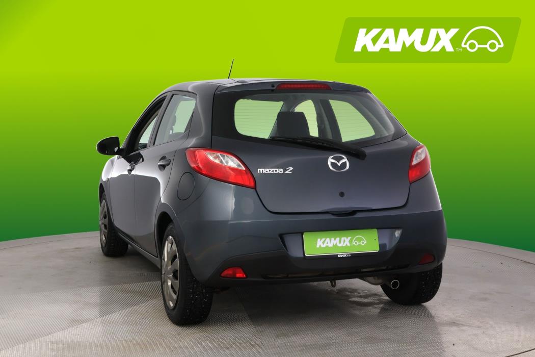 Mazda 2 2011