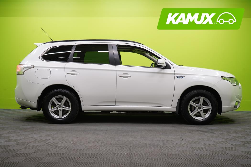 Mitsubishi Outlander PHEV 2014