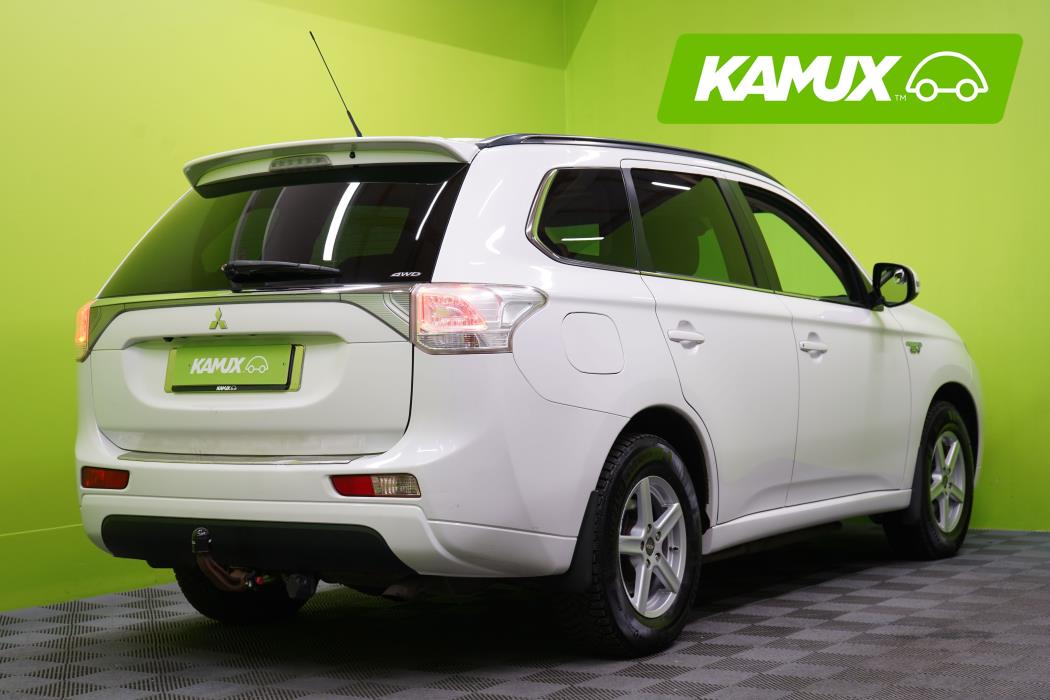 Mitsubishi Outlander PHEV 2014