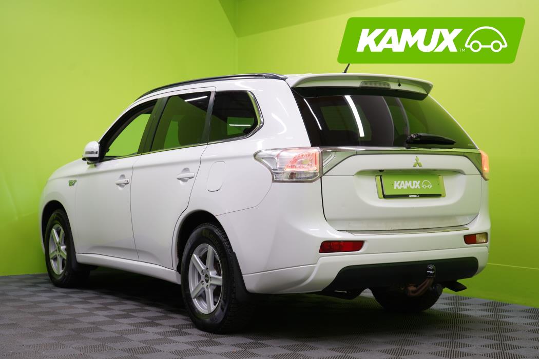 Mitsubishi Outlander PHEV 2014