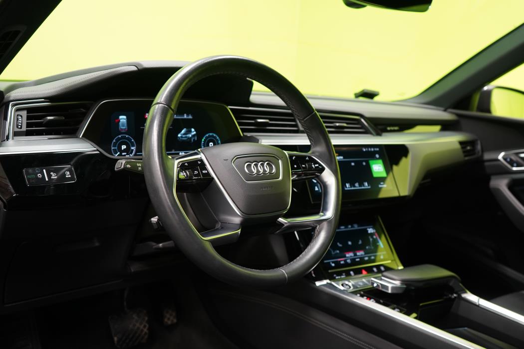 Audi e-tron 2022