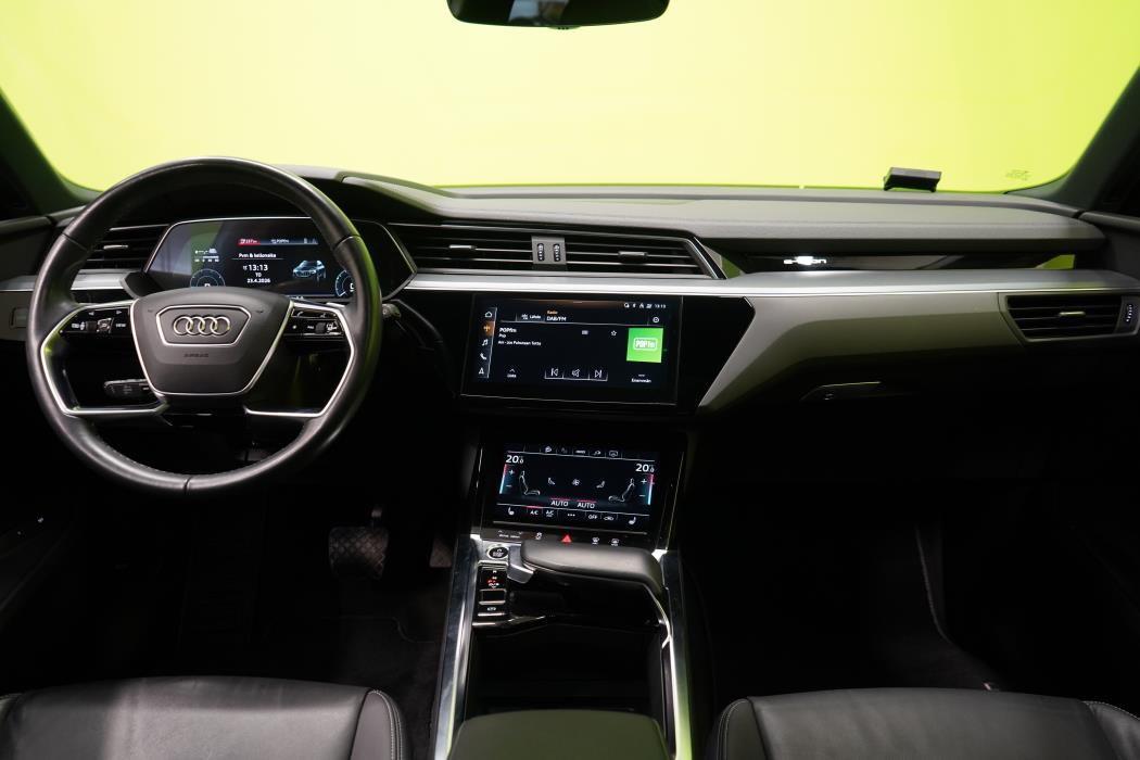 Audi e-tron 2022