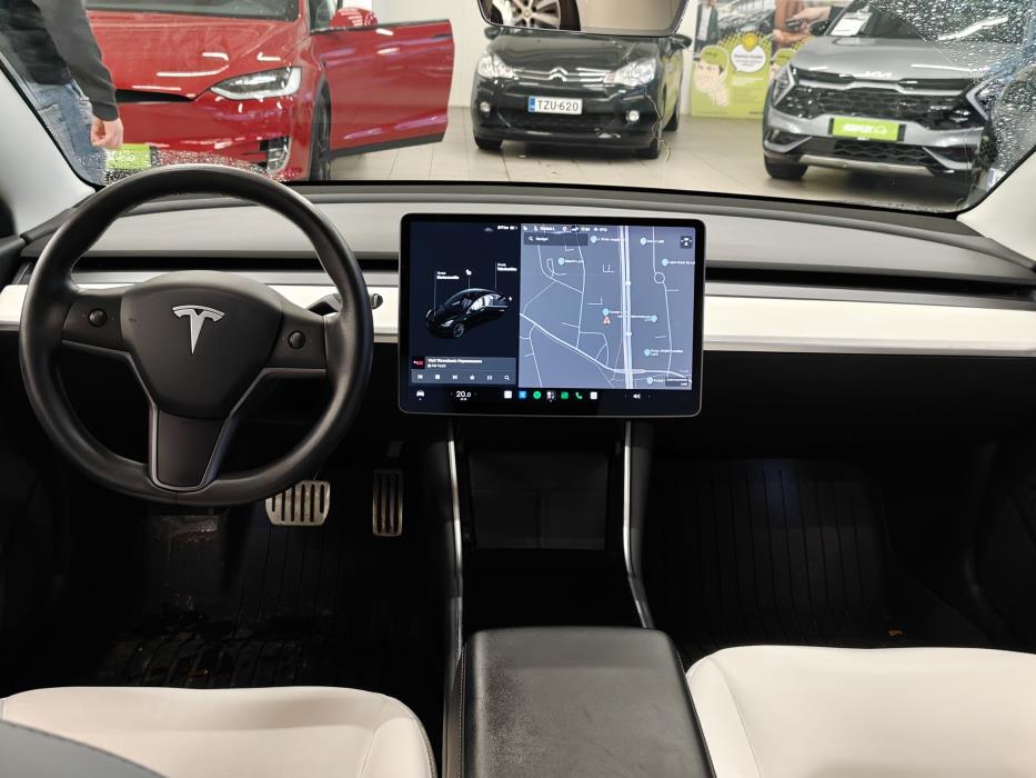 Tesla Model 3 2020