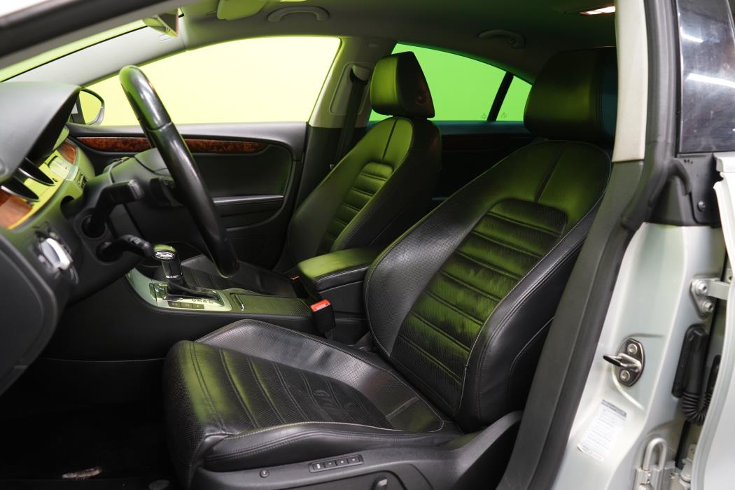 Volkswagen Passat CC 2011