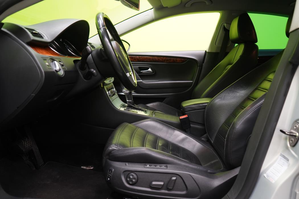 Volkswagen Passat CC 2011