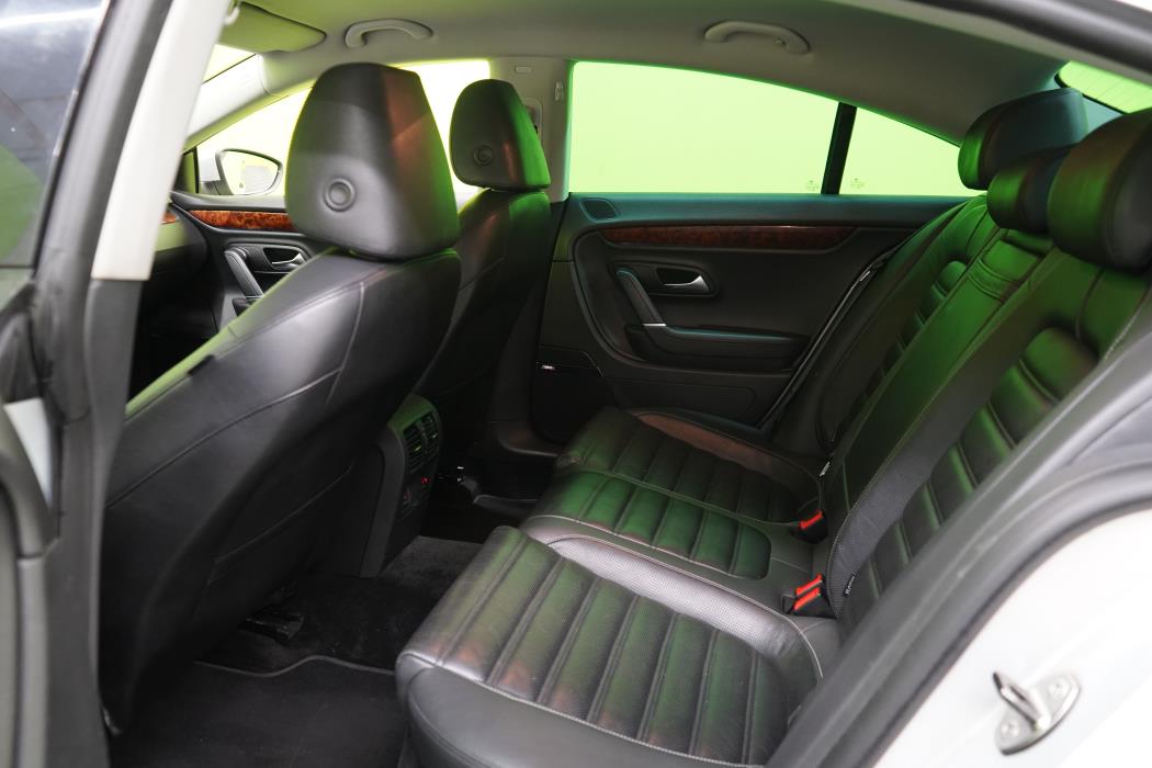 Volkswagen Passat CC 2011