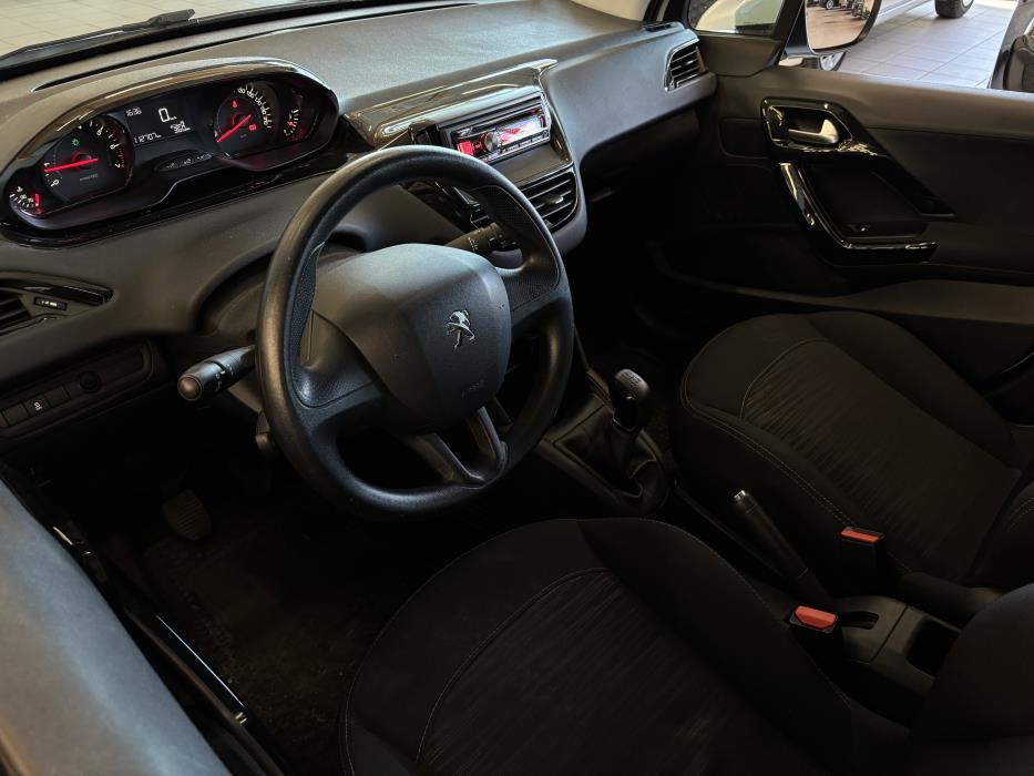 Peugeot 208 2015