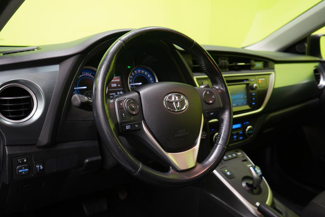 Toyota Auris 2015