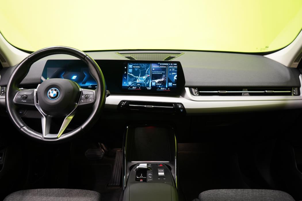 BMW iX1 2023
