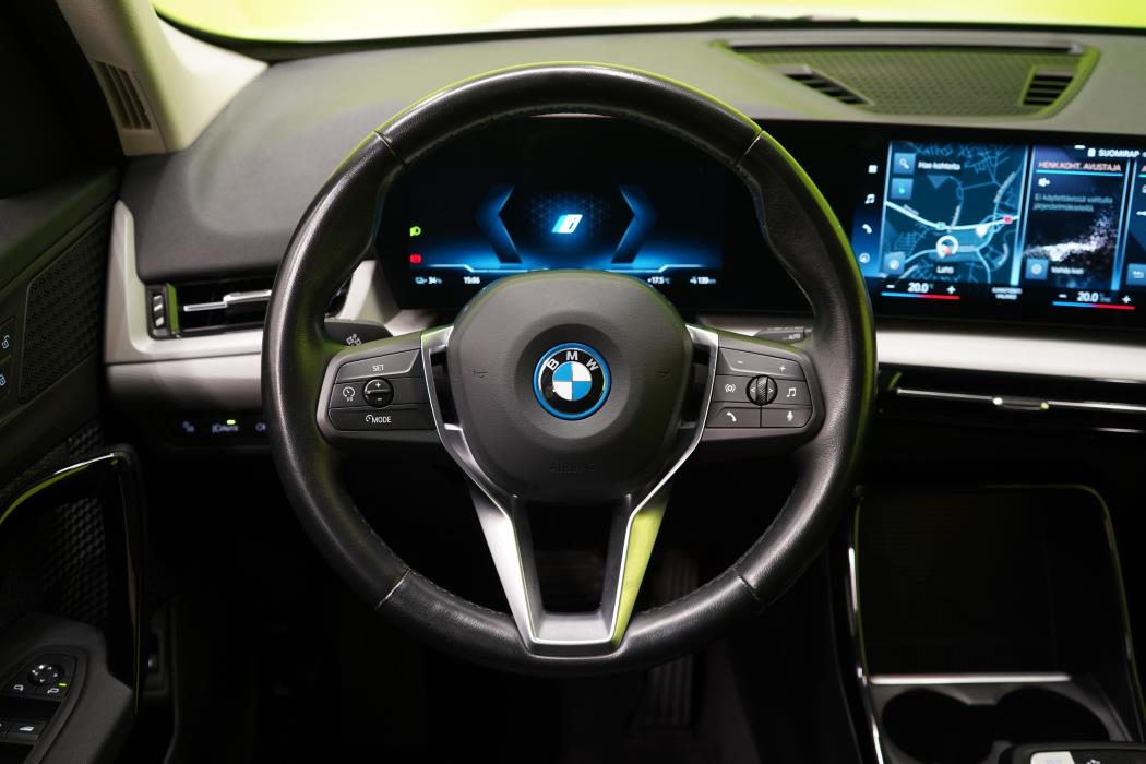 BMW iX1 2023