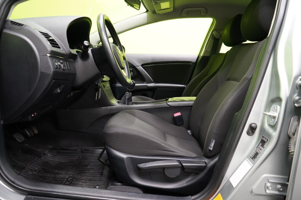 Toyota Avensis 2010