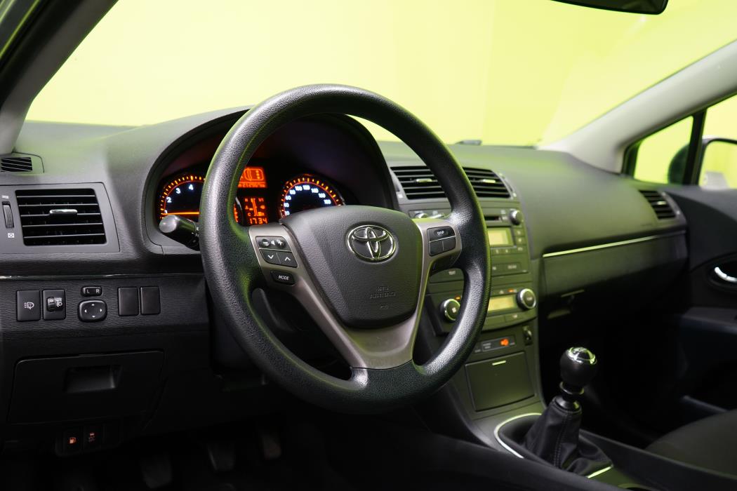 Toyota Avensis 2010