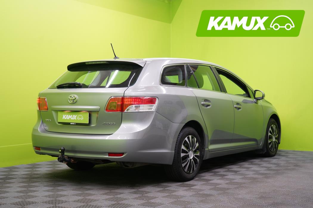 Toyota Avensis 2010