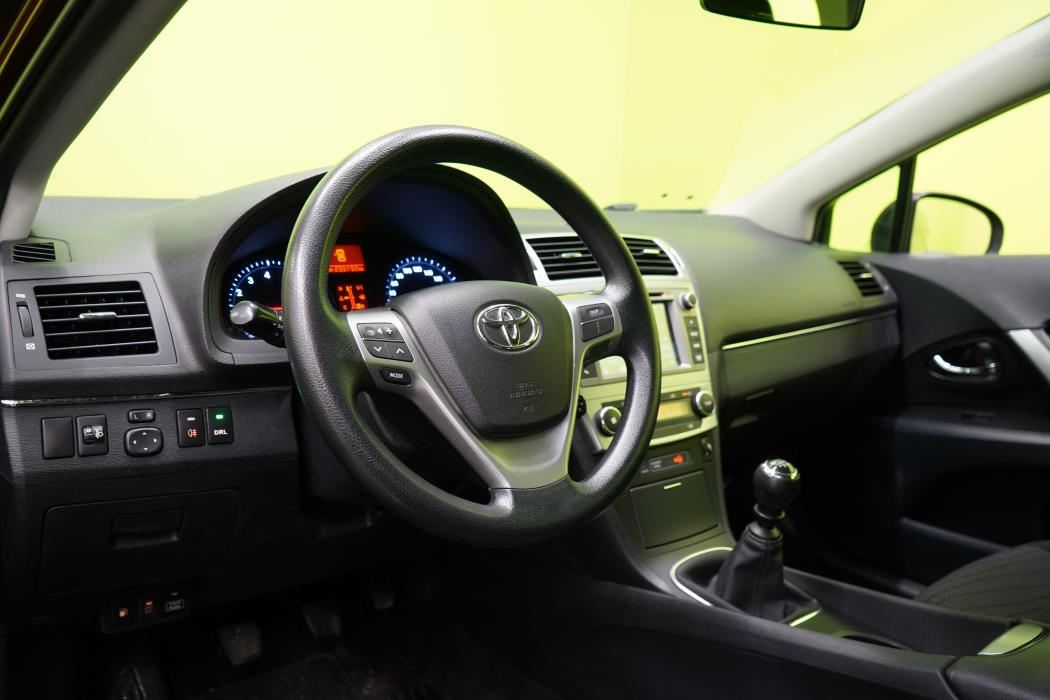 Toyota Avensis 2012