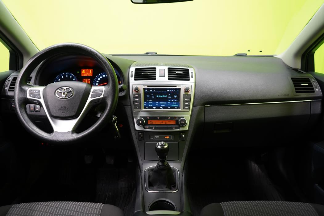 Toyota Avensis 2012