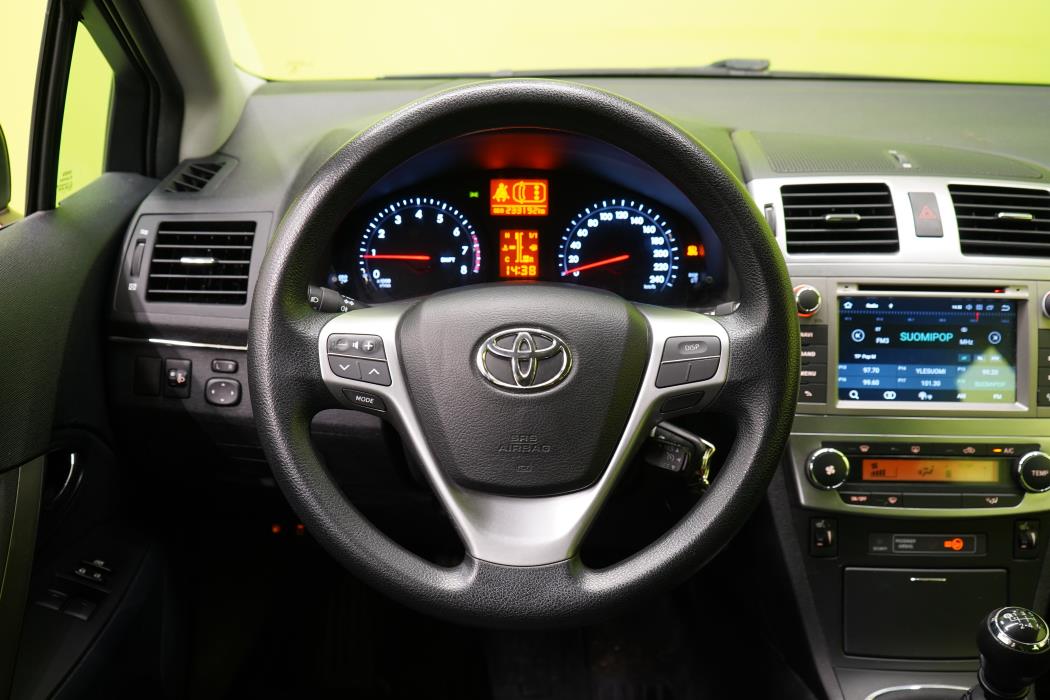 Toyota Avensis 2012