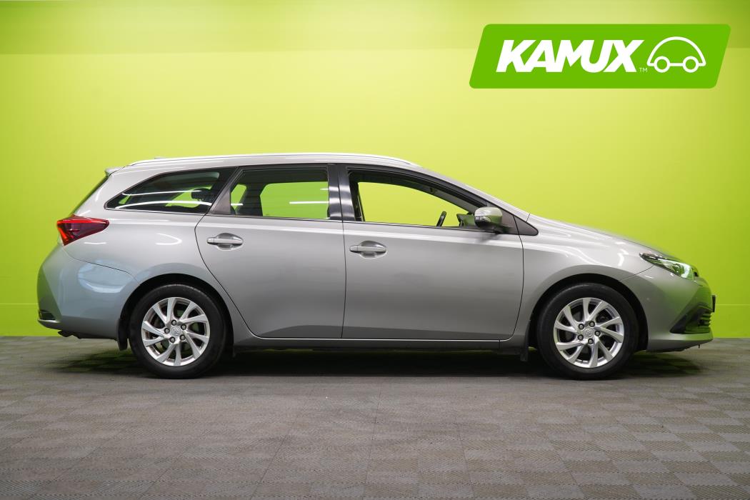 Toyota Auris 2015
