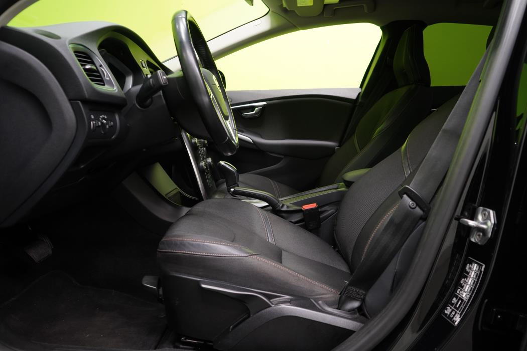 Volvo V40 Cross Country 2016