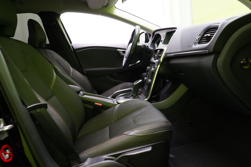 Volvo V40 Cross Country 2016