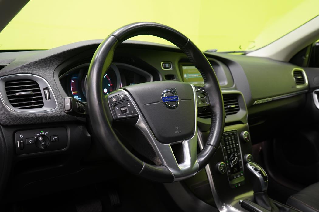 Volvo V40 Cross Country 2016