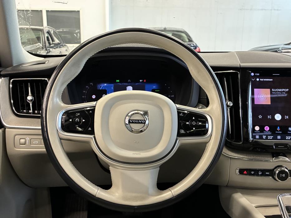 Volvo XC60 2022