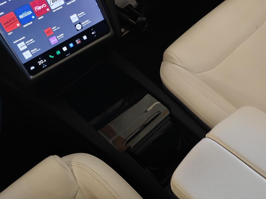 Tesla Model S 2020