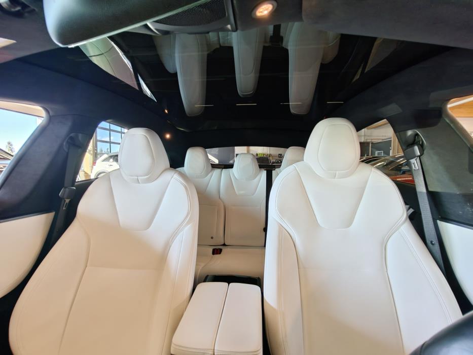 Tesla Model S 2020