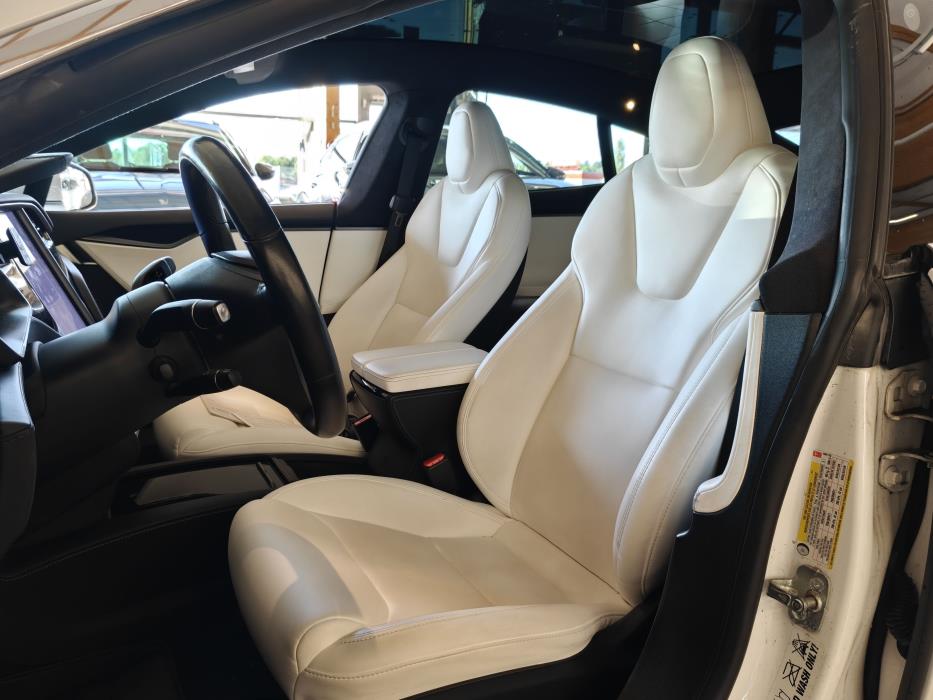 Tesla Model S 2020