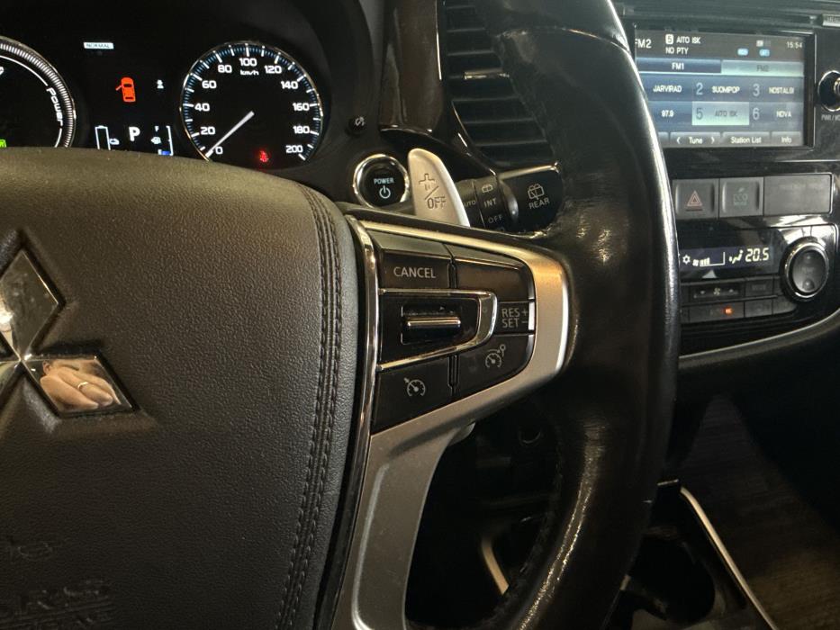 Mitsubishi Outlander PHEV 2016