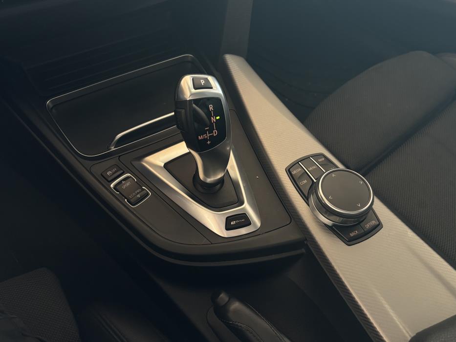 BMW 330 2018