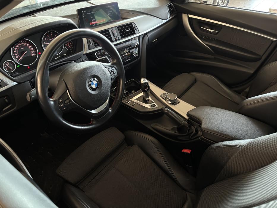 BMW 330 2018