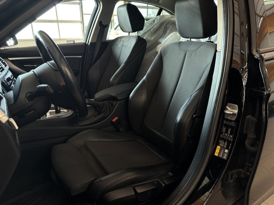 BMW 330 2018