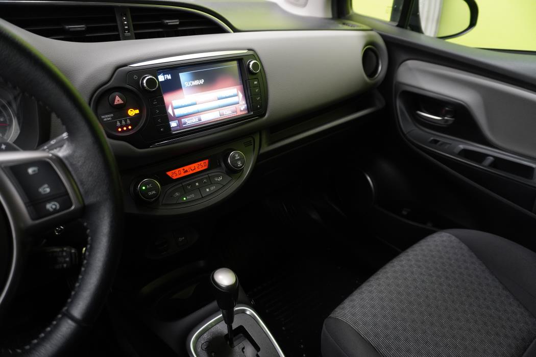 Toyota Yaris 2015