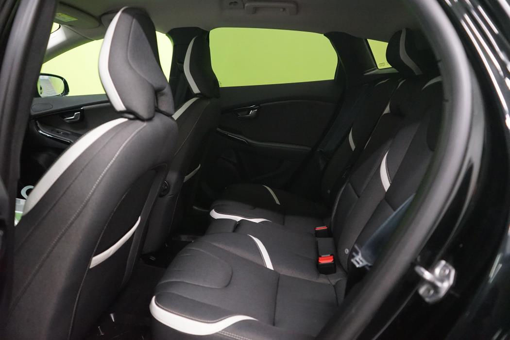 Volvo V40 2020