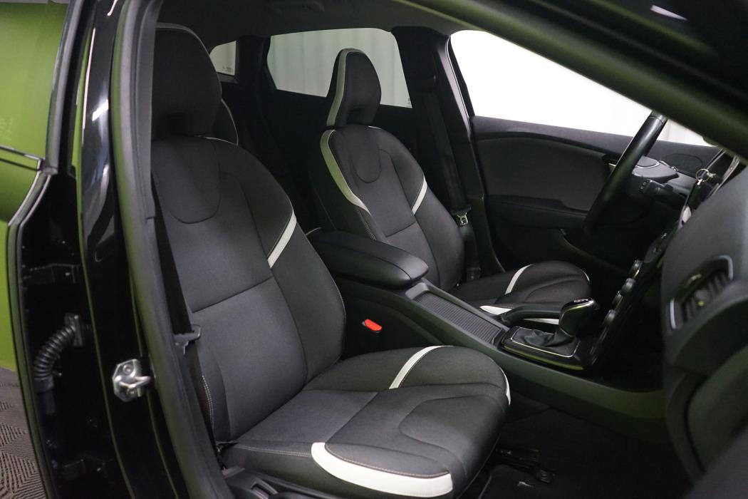 Volvo V40 2020