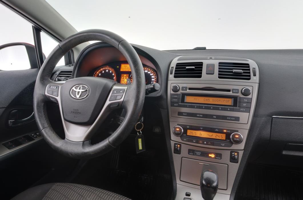 Toyota Avensis 2011