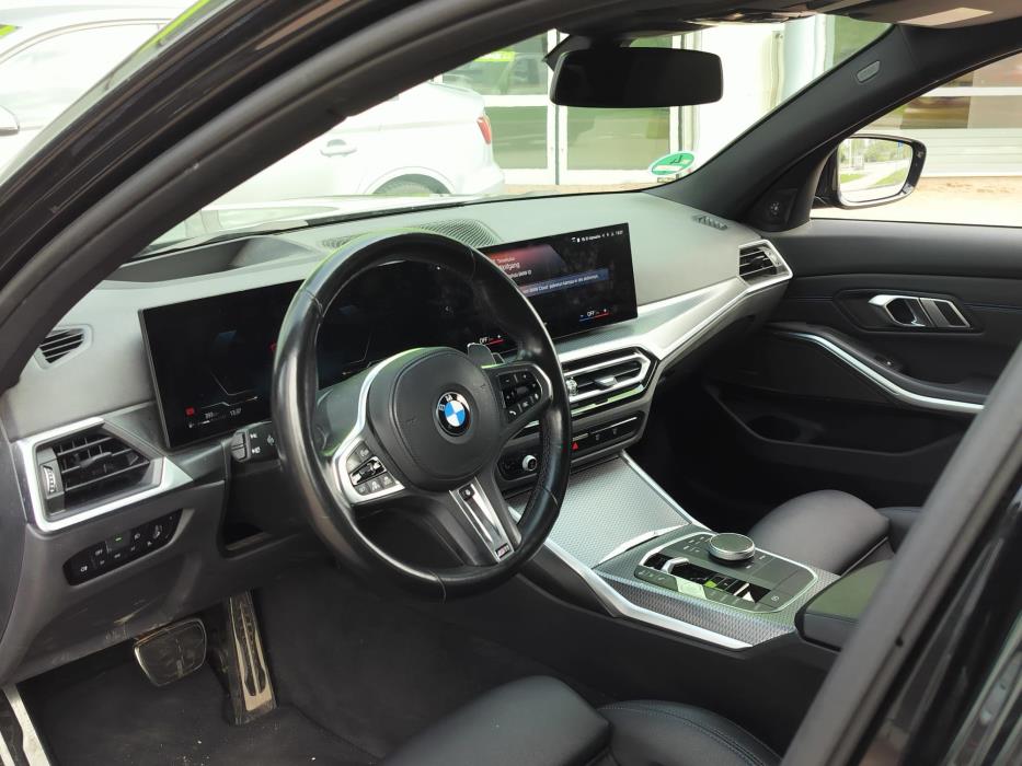 BMW 330 2023