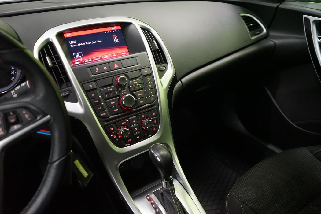 Opel Astra 2014