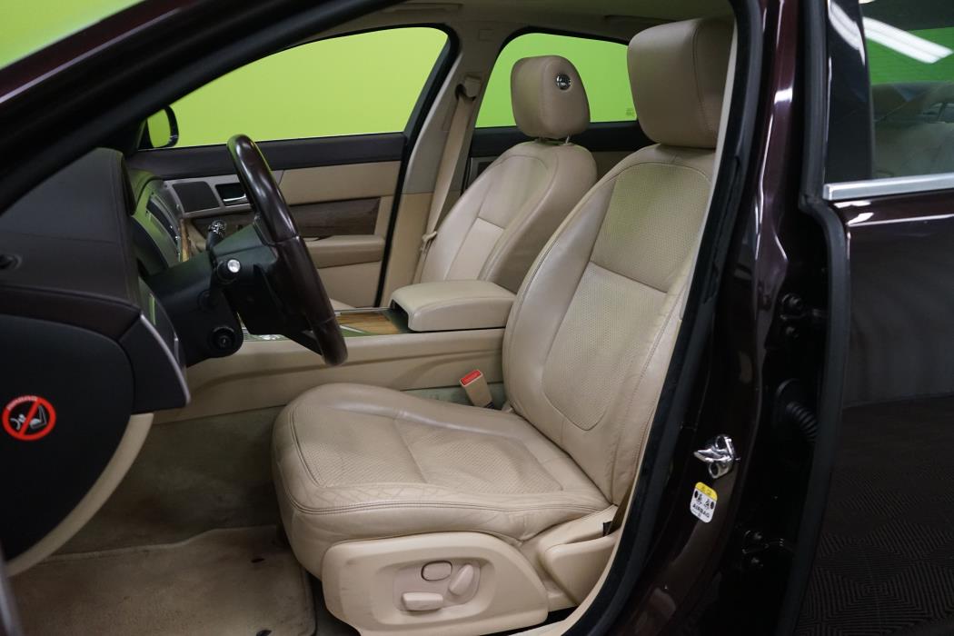 Jaguar XF 2011