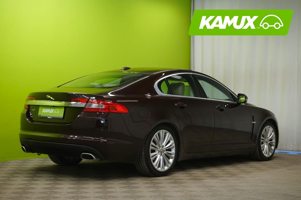 Jaguar XF 2011