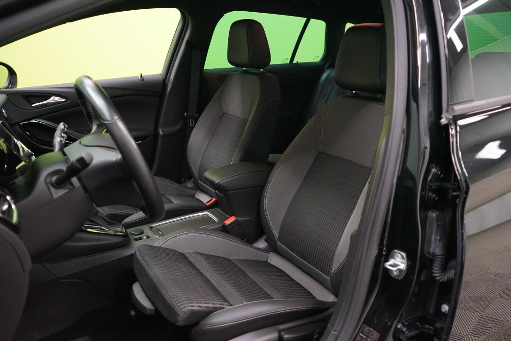 Opel Astra 2021