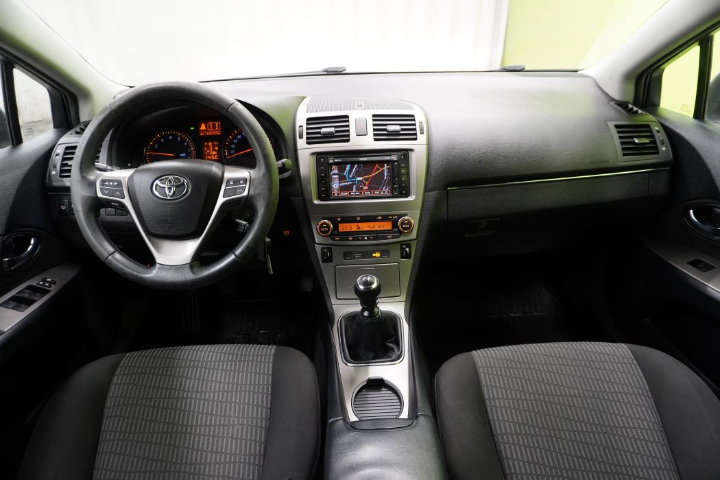 Toyota Avensis 2011
