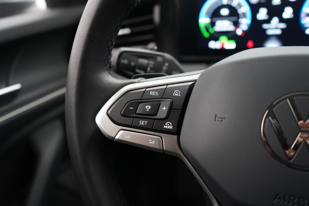 Volkswagen Passat 2025