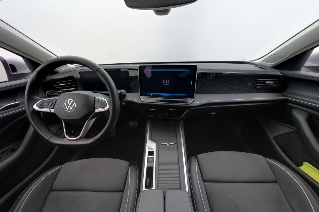 Volkswagen Passat 2025